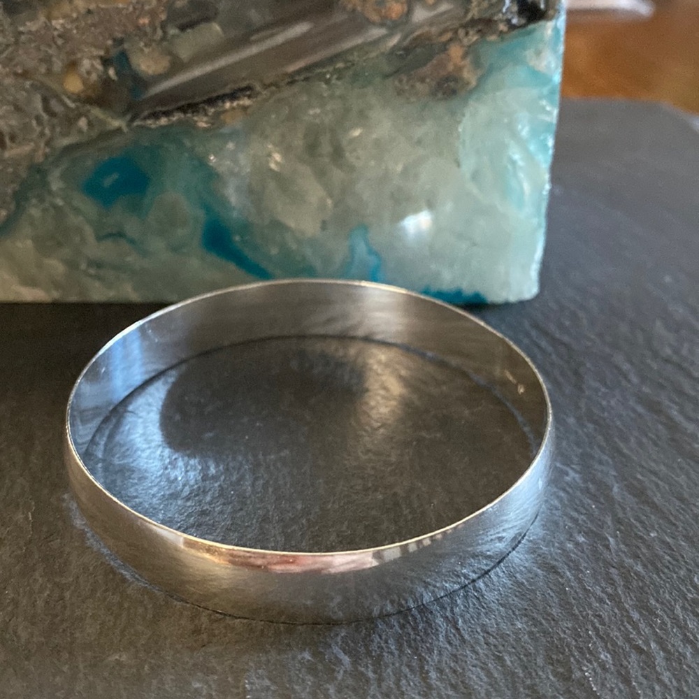 Sterling silver bangle